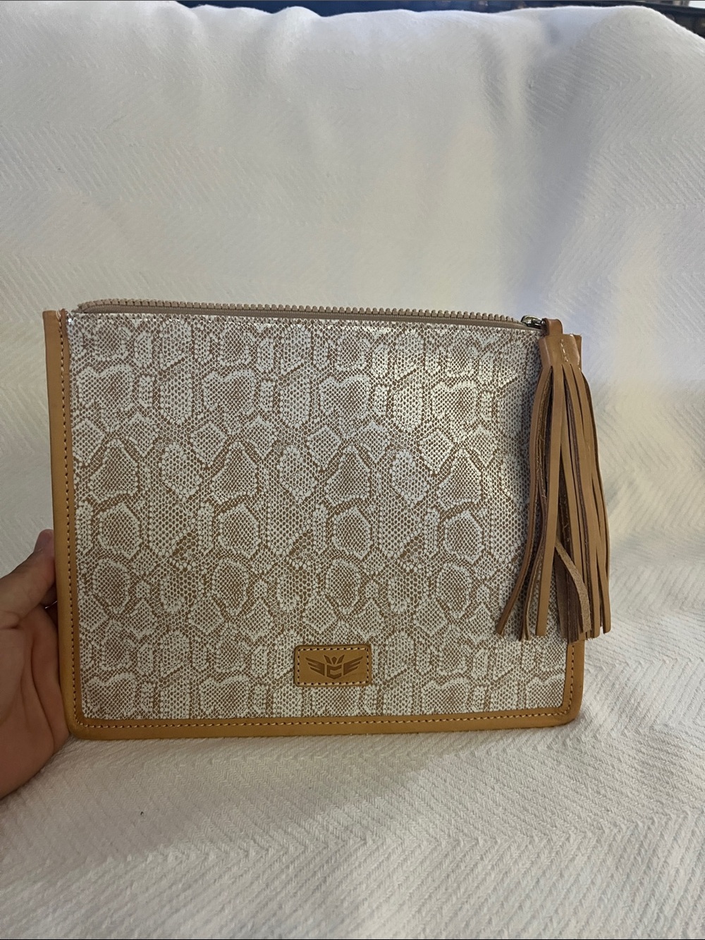 Consuela Clayanything Anything goes Pouch-Embossed Snake Print